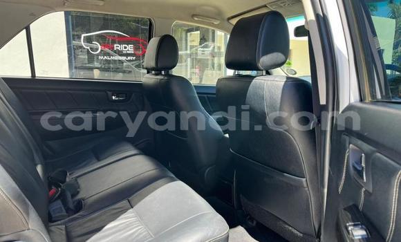 Nunua Ilio tumika Toyota Fortuner Nyeupe Gari ndani ya Livingstone nchini Zambia Nunua Ilio tumika Toyota Fortuner Nyeupe Gari ndani ya Livingstone nchini Zambia