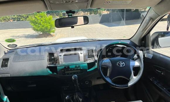 Nunua Ilio tumika Toyota Fortuner Nyeupe Gari ndani ya Livingstone nchini Zambia Nunua Ilio tumika Toyota Fortuner Nyeupe Gari ndani ya Livingstone nchini Zambia