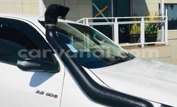 Nunua Ilio tumika Toyota Hilux Nyeupe Gari ndani ya Livingstone nchini Zambia Nunua Ilio tumika Toyota Hilux Nyeupe Gari ndani ya Livingstone nchini Zambia