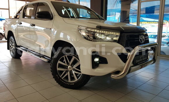 Acheter Occasion Voiture Toyota Hilux Blanc à Livingstone, Zambie Acheter Occasion Voiture Toyota Hilux Blanc à Livingstone, Zambie