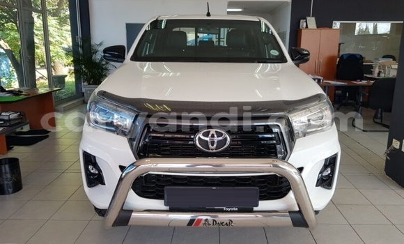 Acheter Occasion Voiture Toyota Hilux Blanc à Livingstone, Zambie Acheter Occasion Voiture Toyota Hilux Blanc à Livingstone, Zambie