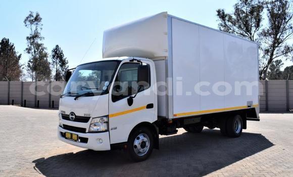 Acheter Occasion Utilitaire Hino 300 Series Blanc à Livingstone, Zambie Acheter Occasion Utilitaire Hino 300 Series Blanc à Livingstone, Zambie