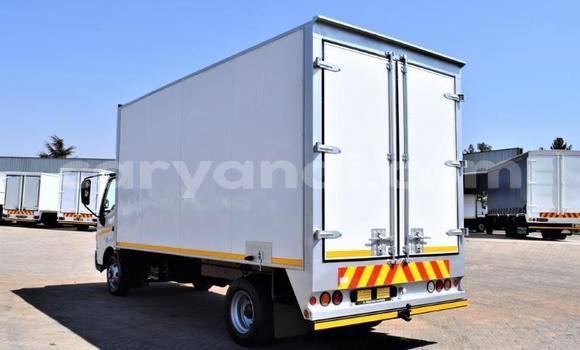 Acheter Occasion Utilitaire Hino 300 Series Blanc à Livingstone, Zambie Acheter Occasion Utilitaire Hino 300 Series Blanc à Livingstone, Zambie