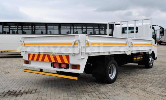 Buy Used Hino 300 Series White Truck in Livingstone in Zambia Buy Used Hino 300 Series White Truck in Livingstone in Zambia