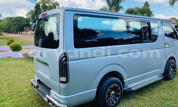 Acheter Occasion Utilitaire Toyota HiAce Autre à Lusaka, Zambie Acheter Occasion Utilitaire Toyota HiAce Autre à Lusaka, Zambie