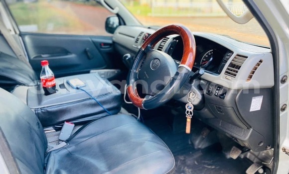Acheter Occasion Utilitaire Toyota HiAce Autre à Lusaka, Zambie Acheter Occasion Utilitaire Toyota HiAce Autre à Lusaka, Zambie