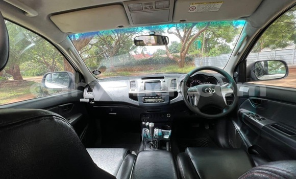 Tenga Tsaru Toyota Hilux Chena Mota in Chilanga in Lusaka Tenga Tsaru Toyota Hilux Chena Mota in Chilanga in Lusaka