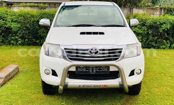 Buy Used Toyota Hilux White Car in Livingstone in Zambia Buy Used Toyota Hilux White Car in Livingstone in Zambia