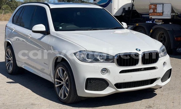 Acheter Occasion Voiture BMW X5 Blanc à Lusaka, Zambie Acheter Occasion Voiture BMW X5 Blanc à Lusaka, Zambie