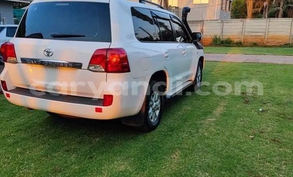 Acheter Occasion Voiture Toyota Land Cruiser Blanc à Mongu, Occidental Acheter Occasion Voiture Toyota Land Cruiser Blanc à Mongu, Occidental