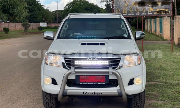 Acheter Occasion Voiture Toyota Hilux Blanc à Lusaka, Zambie Acheter Occasion Voiture Toyota Hilux Blanc à Lusaka, Zambie