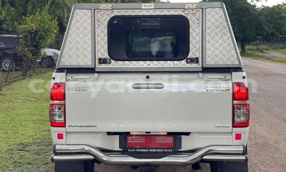 Acheter Occasion Voiture Toyota Hilux Blanc à Lusaka, Zambie Acheter Occasion Voiture Toyota Hilux Blanc à Lusaka, Zambie