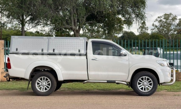 Acheter Occasion Voiture Toyota Hilux Blanc à Lusaka, Zambie Acheter Occasion Voiture Toyota Hilux Blanc à Lusaka, Zambie