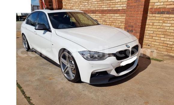 Acheter Occasion Voiture BMW 3–Series Blanc à Livingstone, Zambie