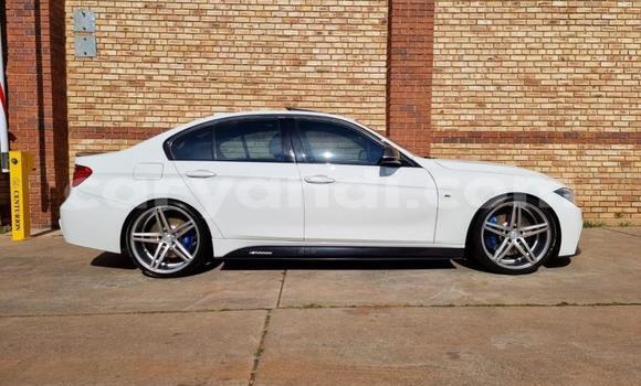 Acheter Occasion Voiture BMW 3–Series Blanc à Livingstone, Zambie Acheter Occasion Voiture BMW 3–Series Blanc à Livingstone, Zambie