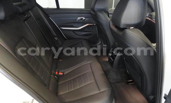 Acheter Occasion Voiture BMW 3–Series Blanc à Livingstone, Zambie Acheter Occasion Voiture BMW 3–Series Blanc à Livingstone, Zambie