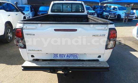 Tenga Tsaru Toyota Hilux Chena Mota in Chilanga in Lusaka Tenga Tsaru Toyota Hilux Chena Mota in Chilanga in Lusaka