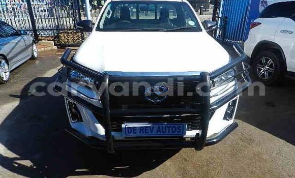 Tenga Tsaru Toyota Hilux Chena Mota in Chilanga in Lusaka Tenga Tsaru Toyota Hilux Chena Mota in Chilanga in Lusaka