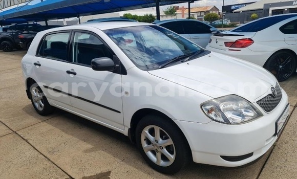 Acheter Occasion Voiture Toyota Runx Blanc à Livingstone, Zambie