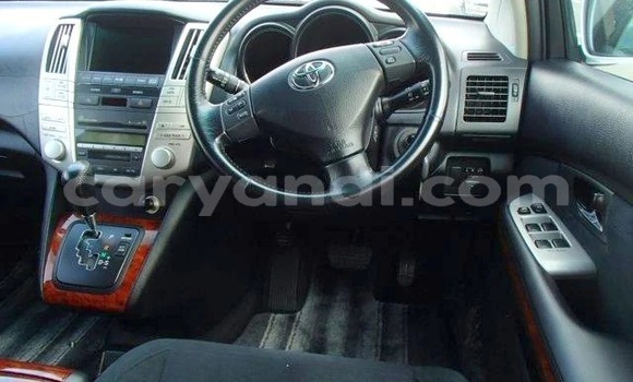 Acheter Import Voiture Toyota Harrier Blanc à Lusaka, Zambie Acheter Import Voiture Toyota Harrier Blanc à Lusaka, Zambie
