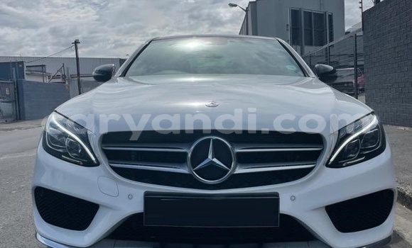 Acheter Occasion Voiture Mercedes‒Benz C-klasse AMG Blanc à Livingstone, Zambie Acheter Occasion Voiture Mercedes‒Benz C-klasse AMG Blanc à Livingstone, Zambie