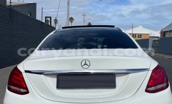 Acheter Occasion Voiture Mercedes‒Benz C-klasse AMG Blanc à Livingstone, Zambie Acheter Occasion Voiture Mercedes‒Benz C-klasse AMG Blanc à Livingstone, Zambie