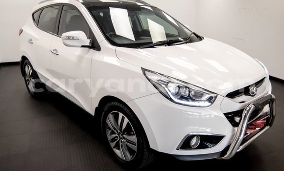Buy Used Hyundai ix35 White Car in Livingstone in Zambia