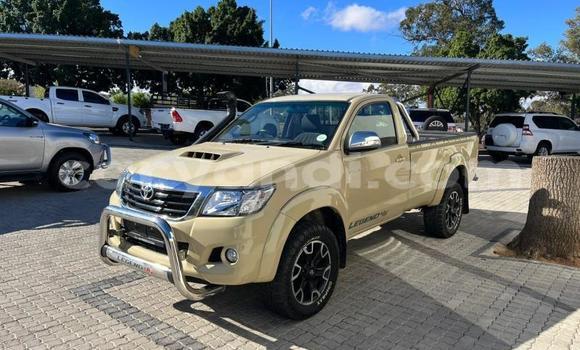 Nunua Ilio tumika Toyota Hilux Brown Gari ndani ya Limulunga nchini Magharibi Nunua Ilio tumika Toyota Hilux Brown Gari ndani ya Limulunga nchini Magharibi