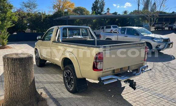 Nunua Ilio tumika Toyota Hilux Brown Gari ndani ya Limulunga nchini Magharibi Nunua Ilio tumika Toyota Hilux Brown Gari ndani ya Limulunga nchini Magharibi