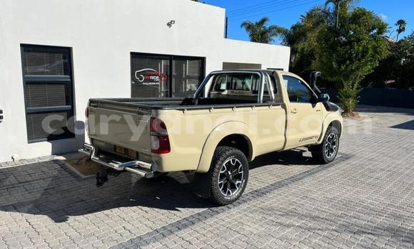 Nunua Ilio tumika Toyota Hilux Brown Gari ndani ya Limulunga nchini Magharibi Nunua Ilio tumika Toyota Hilux Brown Gari ndani ya Limulunga nchini Magharibi