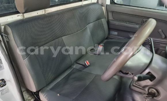 Acheter Occasion Voiture Nissan NP 300 Blanc à Lusaka, Zambie Acheter Occasion Voiture Nissan NP 300 Blanc à Lusaka, Zambie