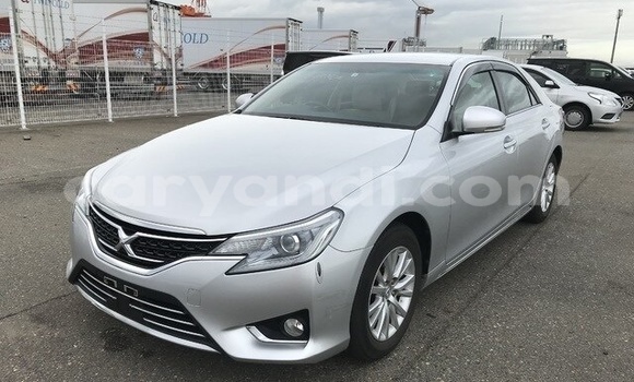 Nunua Ilio tumika Toyota Mark X Fedha Gari ndani ya Livingstone nchini Zambia