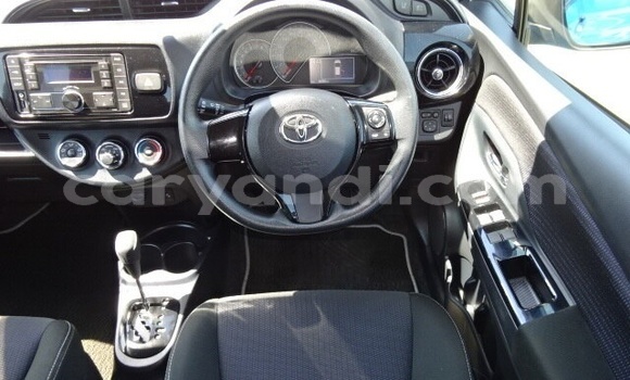 Nunua Ilio tumika Toyota Vitz Bluu Gari ndani ya Livingstone nchini Zambia Nunua Ilio tumika Toyota Vitz Bluu Gari ndani ya Livingstone nchini Zambia