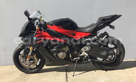 Acheter Neuf Moto BMW S 1000 Rouge à Chilanga, Lusaka Acheter Neuf Moto BMW S 1000 Rouge à Chilanga, Lusaka