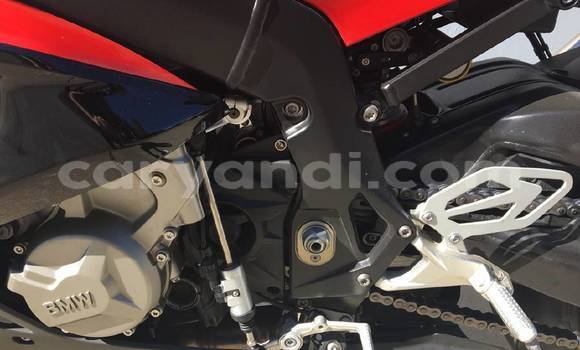 Acheter Neuf Moto BMW S 1000 Rouge à Chilanga, Lusaka Acheter Neuf Moto BMW S 1000 Rouge à Chilanga, Lusaka
