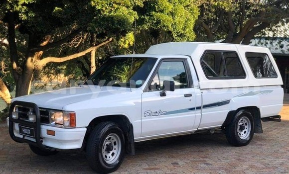 Nunua Ilio tumika Toyota Hilux Nyeupe Gari ndani ya Livingstone nchini Zambia Nunua Ilio tumika Toyota Hilux Nyeupe Gari ndani ya Livingstone nchini Zambia