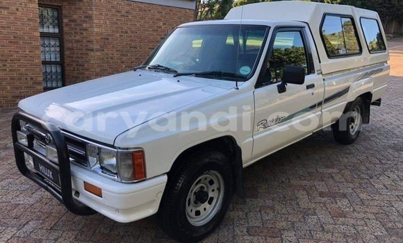 Nunua Ilio tumika Toyota Hilux Nyeupe Gari ndani ya Livingstone nchini Zambia Nunua Ilio tumika Toyota Hilux Nyeupe Gari ndani ya Livingstone nchini Zambia