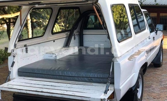 Nunua Ilio tumika Toyota Hilux Nyeupe Gari ndani ya Livingstone nchini Zambia Nunua Ilio tumika Toyota Hilux Nyeupe Gari ndani ya Livingstone nchini Zambia