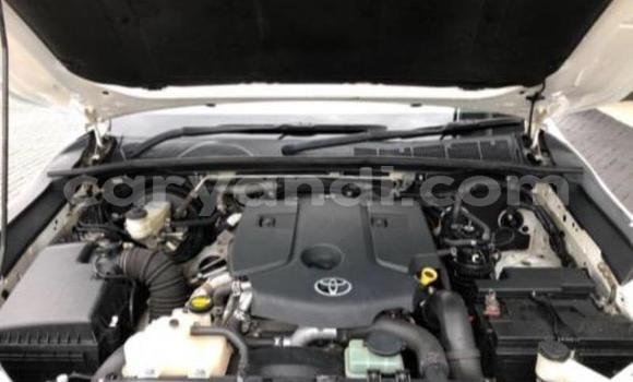 Acheter Occasion Voiture Toyota Hilux Blanc à Livingstone, Zambie Acheter Occasion Voiture Toyota Hilux Blanc à Livingstone, Zambie