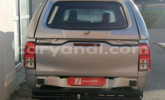 Nunua Ilio tumika Toyota Hilux Fedha Gari ndani ya Livingstone nchini Zambia Nunua Ilio tumika Toyota Hilux Fedha Gari ndani ya Livingstone nchini Zambia