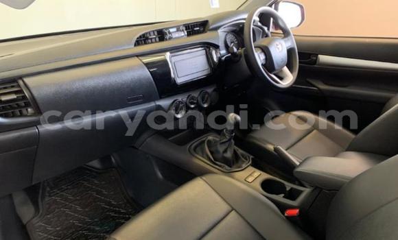 Nunua Ilio tumika Toyota Hilux Nyekundu Gari ndani ya Livingstone nchini Zambia Nunua Ilio tumika Toyota Hilux Nyekundu Gari ndani ya Livingstone nchini Zambia