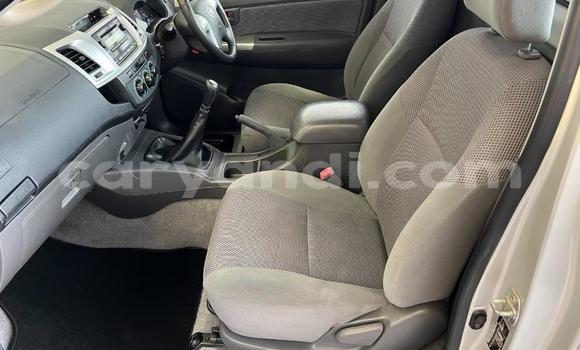 Acheter Occasion Voiture Toyota Hilux Marron à Livingstone, Zambie Acheter Occasion Voiture Toyota Hilux Marron à Livingstone, Zambie