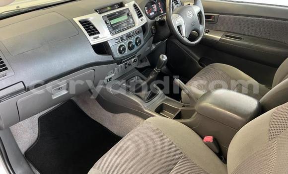 Acheter Occasion Voiture Toyota Hilux Marron à Livingstone, Zambie Acheter Occasion Voiture Toyota Hilux Marron à Livingstone, Zambie