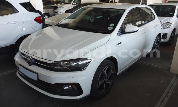 Acheter Occasion Voiture Volkswagen Polo Blanc à Lusaka, Zambie Acheter Occasion Voiture Volkswagen Polo Blanc à Lusaka, Zambie