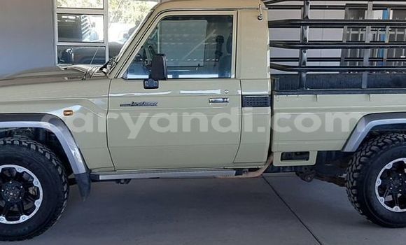 Acheter Occasion Voiture Toyota Land Cruiser Beige à Lusaka, Zambie Acheter Occasion Voiture Toyota Land Cruiser Beige à Lusaka, Zambie