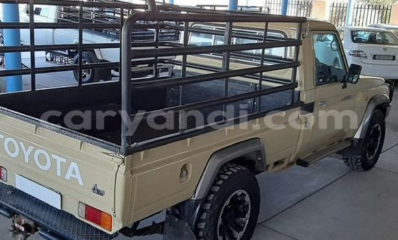 Acheter Occasion Voiture Toyota Land Cruiser Beige à Lusaka, Zambie Acheter Occasion Voiture Toyota Land Cruiser Beige à Lusaka, Zambie