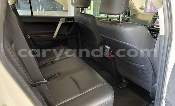 Acheter Occasion Voiture Toyota Prado Blanc à Lusaka, Zambie Acheter Occasion Voiture Toyota Prado Blanc à Lusaka, Zambie