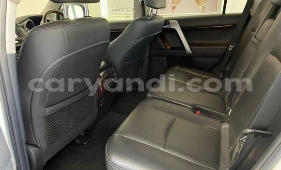 Acheter Occasion Voiture Toyota Prado Blanc à Lusaka, Zambie Acheter Occasion Voiture Toyota Prado Blanc à Lusaka, Zambie