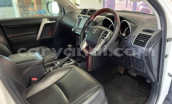 Acheter Occasion Voiture Toyota Prado Blanc à Lusaka, Zambie Acheter Occasion Voiture Toyota Prado Blanc à Lusaka, Zambie