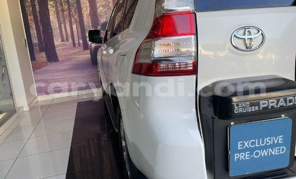 Acheter Occasion Voiture Toyota Prado Blanc à Lusaka, Zambie Acheter Occasion Voiture Toyota Prado Blanc à Lusaka, Zambie